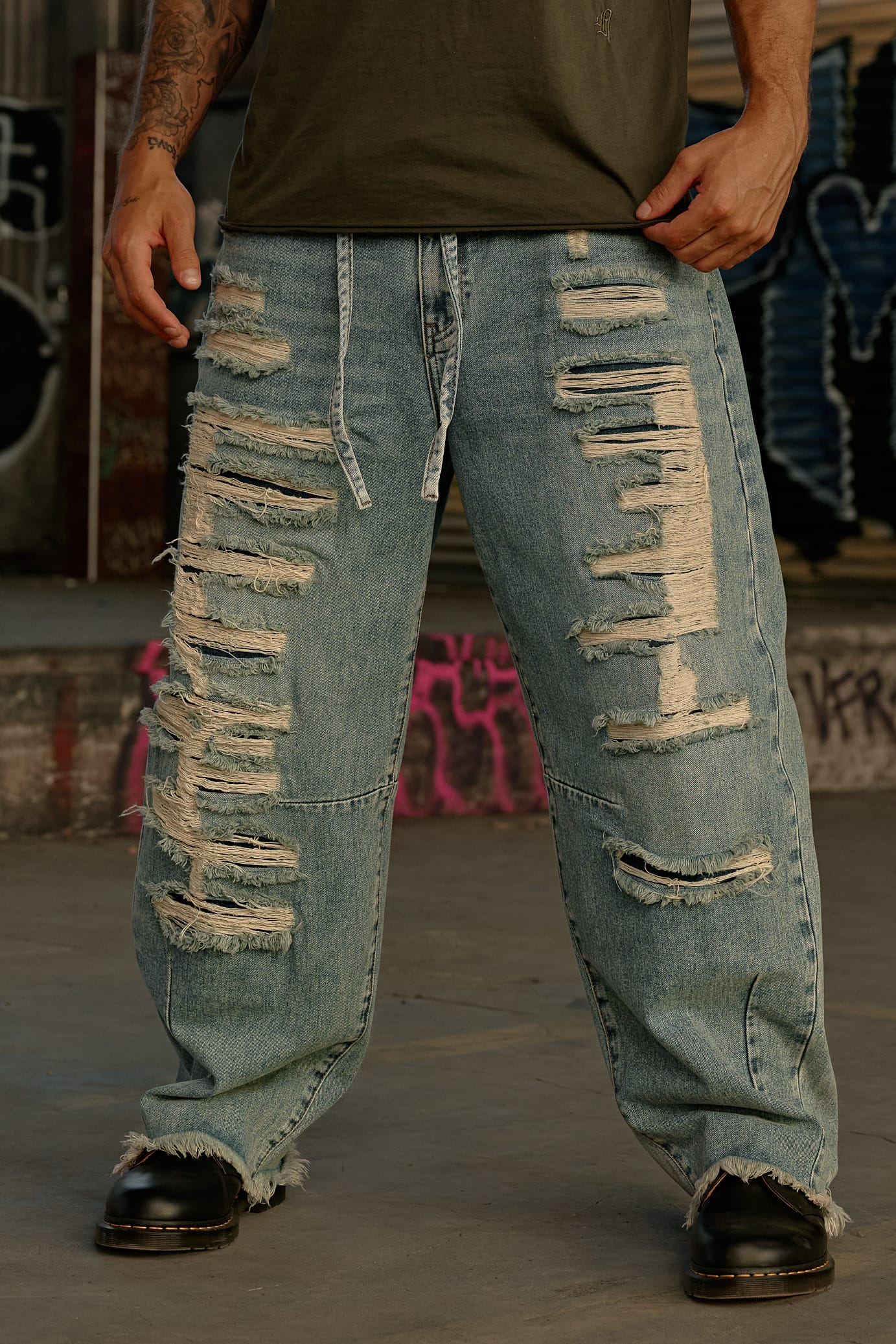 6004 - Destroyed Jeans - Image 3